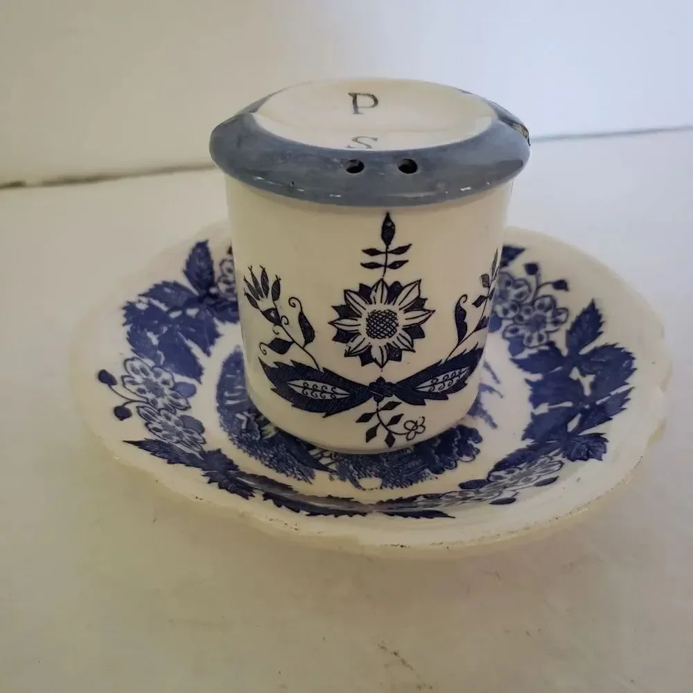 3 Piece Salt & Pepper Shaker Set